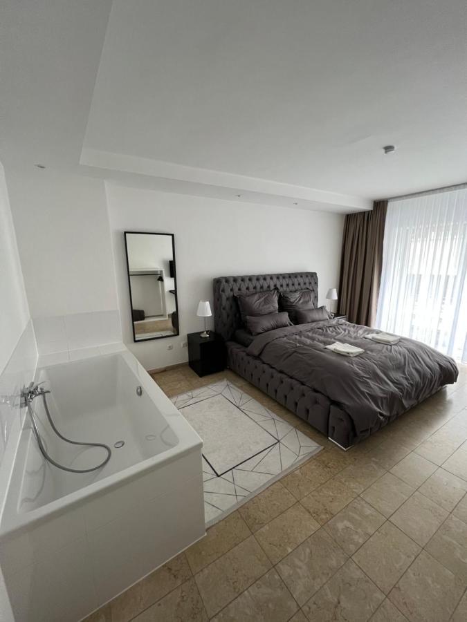Hotel Adrett Am Dom 3*